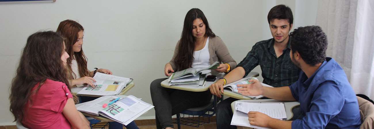 İnsan ve Toplum Bilimleri Fakültesi